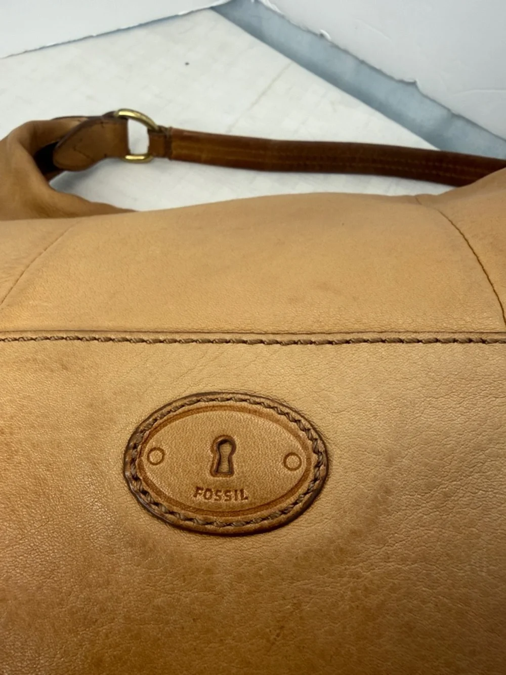 FOSSIL Medium Tan Brown Leather Buckle Pocket Large Hobo Shoulder Bag Purse EUC.
